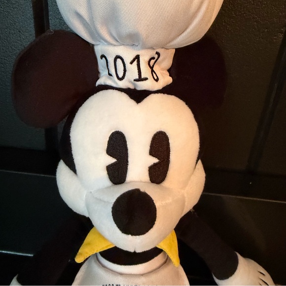 Disney Mickey Mouse Chef Plush – 2018 EPCOT International Food & Wine Festival - Picture 3 of 4